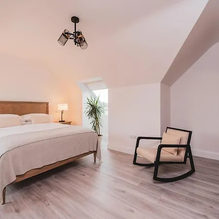Luxurious 5-bed Property Semesterbostad *
