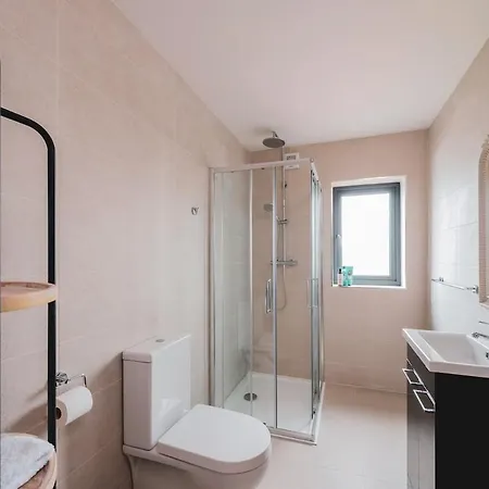 Luxurious 5-bed Property Сasa de vacaciones Killarney