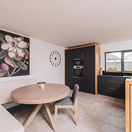 Nyaraló Luxurious 5-bed Property Cill Airne