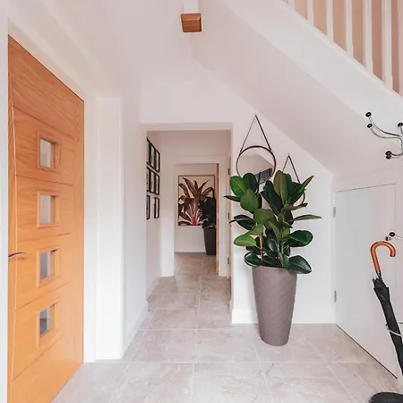 Luxurious 5-bed Property Сasa de vacaciones