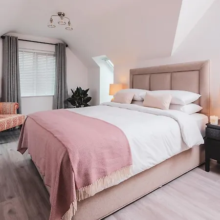 Luxurious 5-bed Property * Cill Airne
