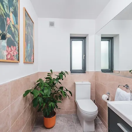 Luxurious 5-bed Property Сasa de vacaciones
